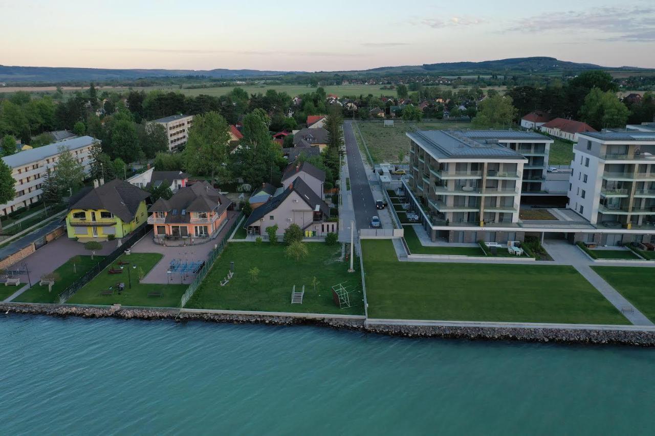 Hullám Apartman Balatonlelle Exterior foto